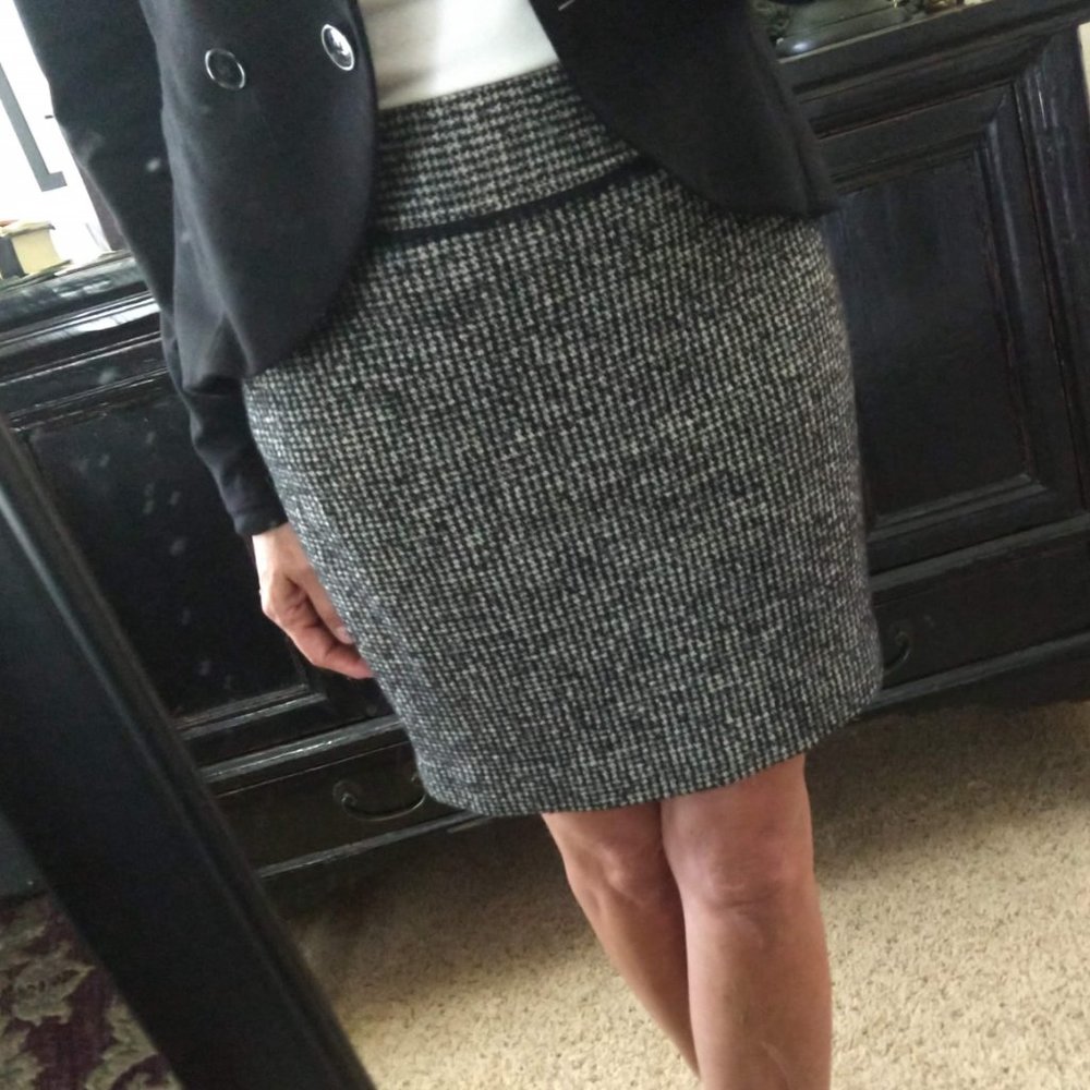 Ann Taylor Skirt.  Black and White Plaid, size 10